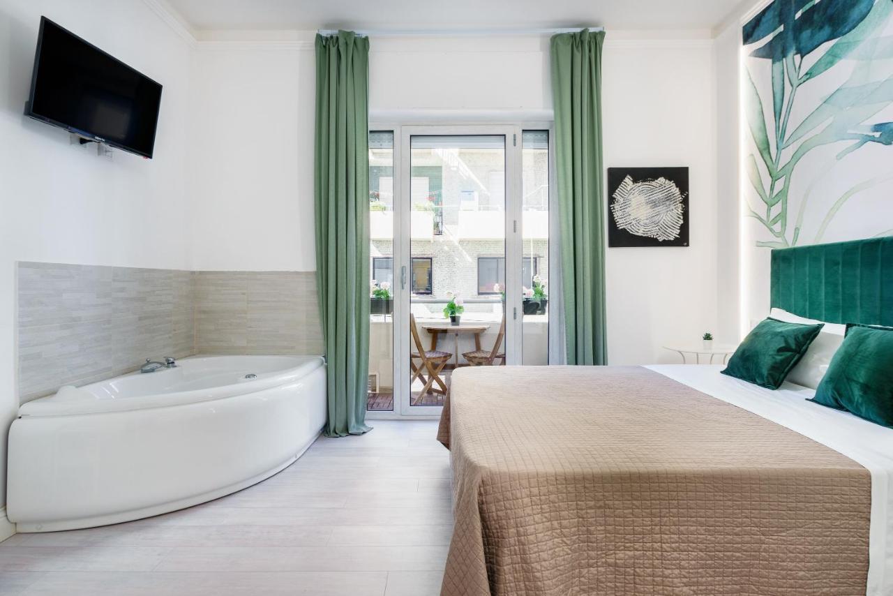 Atena Rooms Cagliari Bagian luar foto