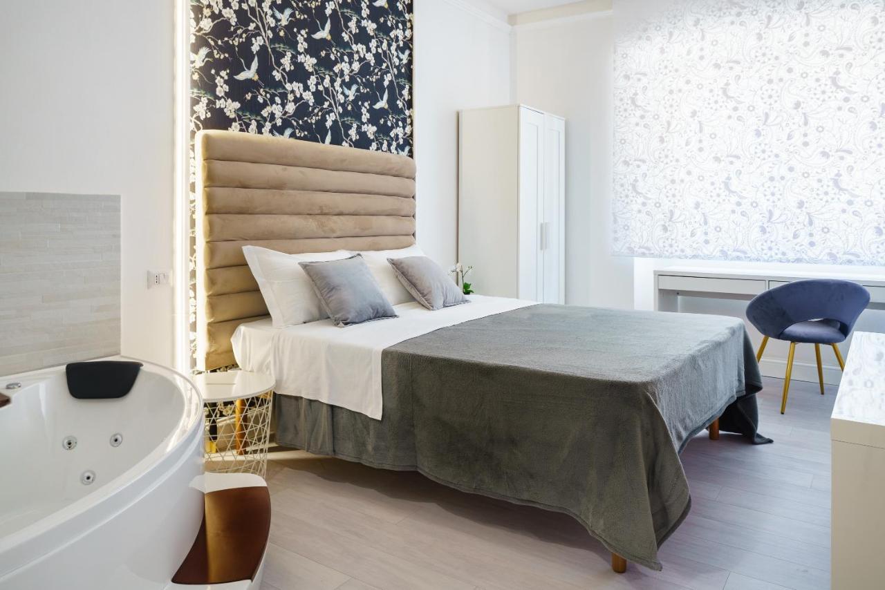 Atena Rooms Cagliari Bagian luar foto