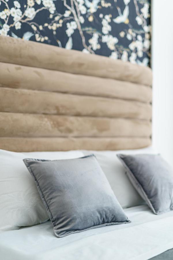 Atena Rooms Cagliari Bagian luar foto