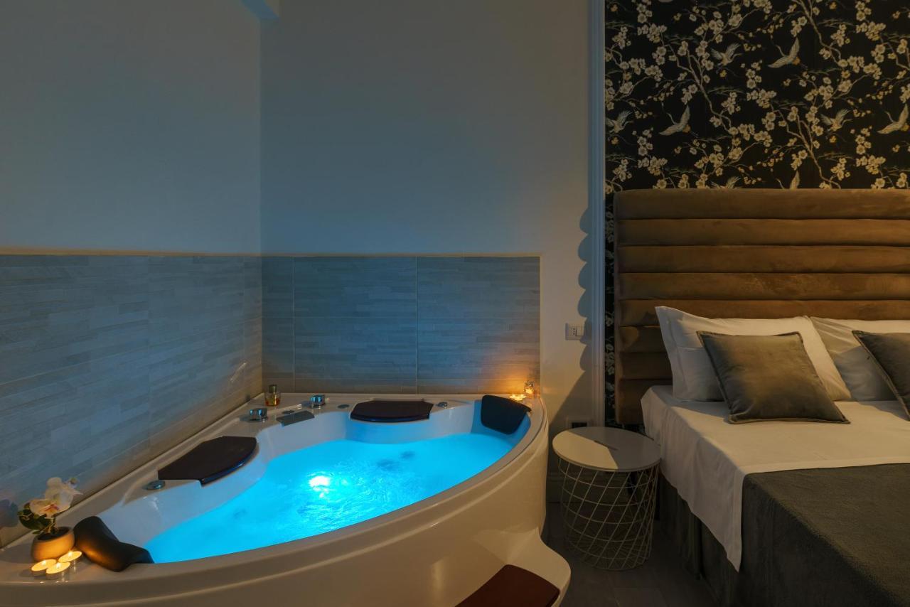 Atena Rooms Cagliari Bagian luar foto