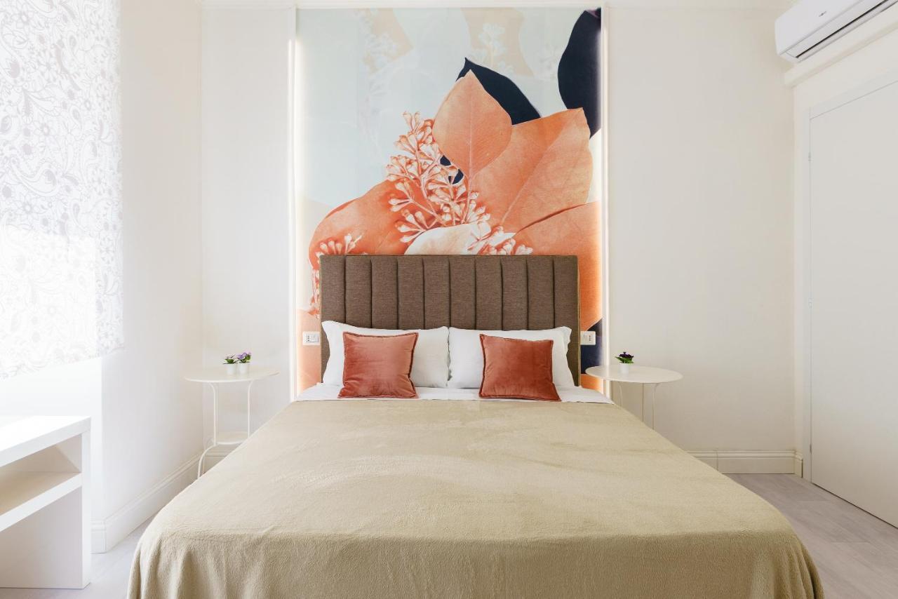 Atena Rooms Cagliari Bagian luar foto